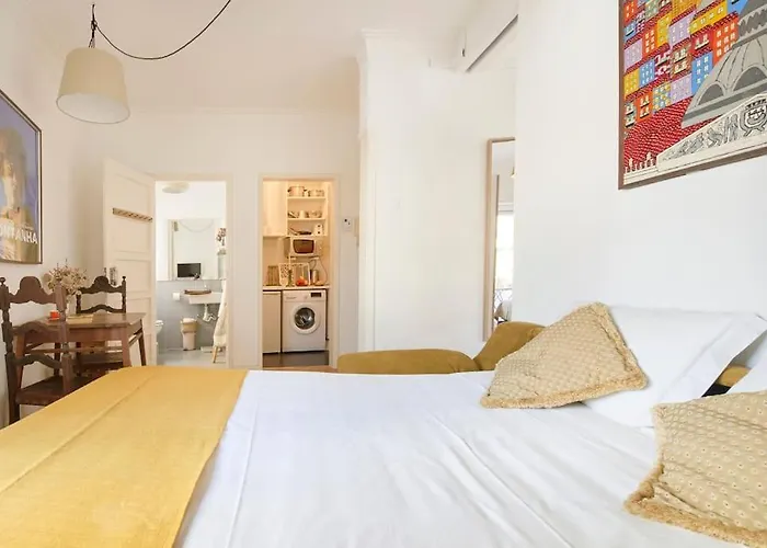 Maria Do Bairro With Balcony And Elevator Appartement *