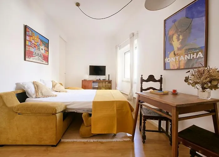 Maria Do Bairro With Balcony And Elevator *