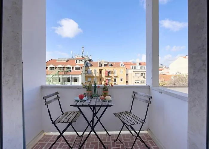 شقة Maria Do Bairro With Balcony And Elevator