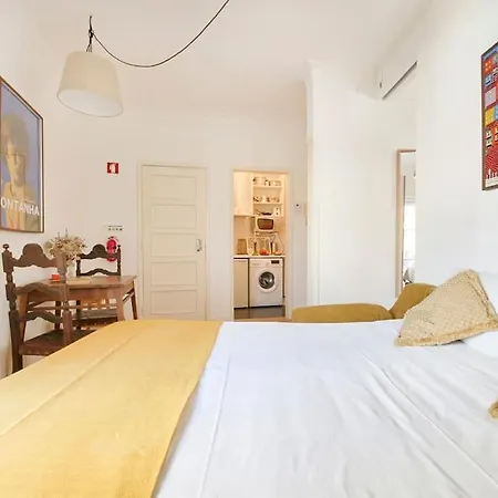 Maria Do Bairro With Balcony And Elevator Apartament *
