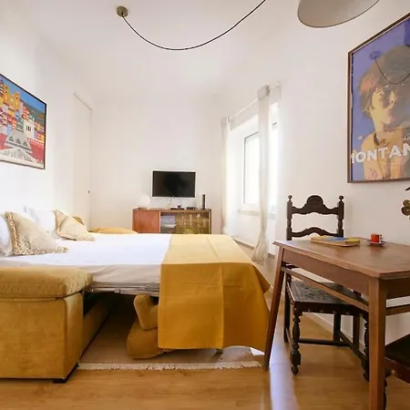 Maria Do Bairro With Balcony And Elevator *