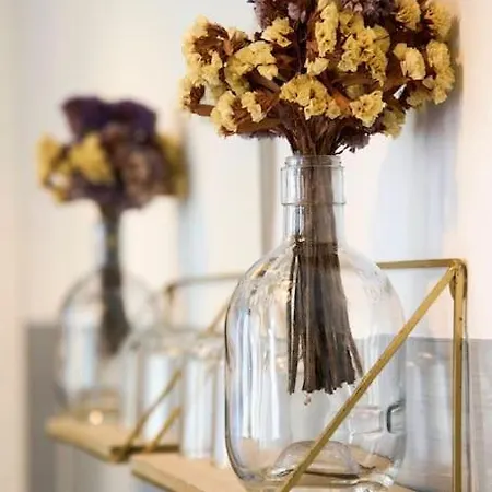 Maria Do Bairro With Balcony And Elevator * Lisboa