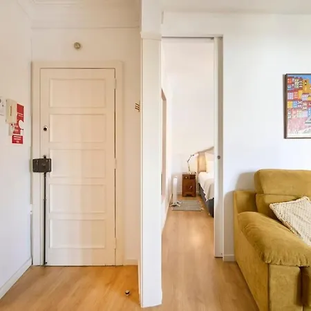 Maria Do Bairro With Balcony And Elevator Apartment *