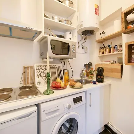 Maria Do Bairro With Balcony And Elevator Lisboa