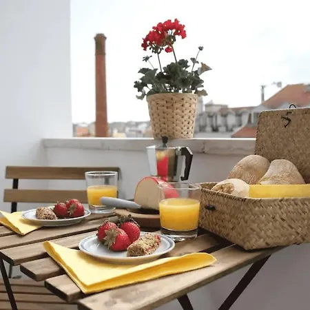 Maria Do Bairro With Balcony And Elevator Lisbon