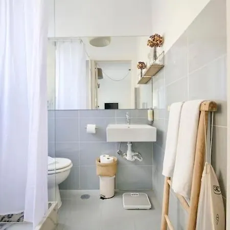 Maria Do Bairro With Balcony And Elevator Apartamento