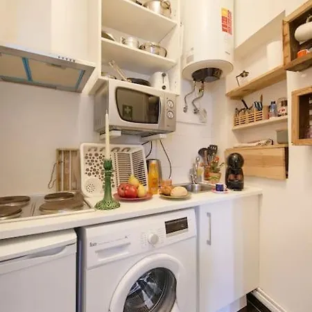 Maria Do Bairro With Balcony And Elevator Lisbon