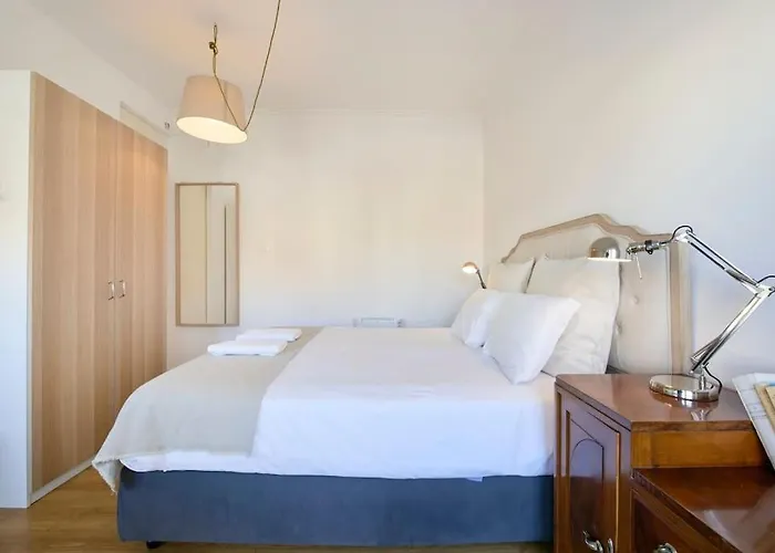 Апартаменты Maria Do Bairro With Balcony And Elevator *