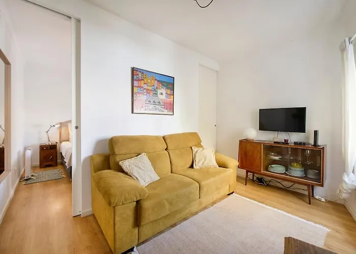 Maria Do Bairro With Balcony And Elevator * 리스본