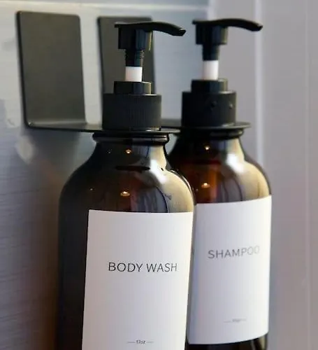 Maria Do Bairro With Balcony And Elevator 아파트 리스본